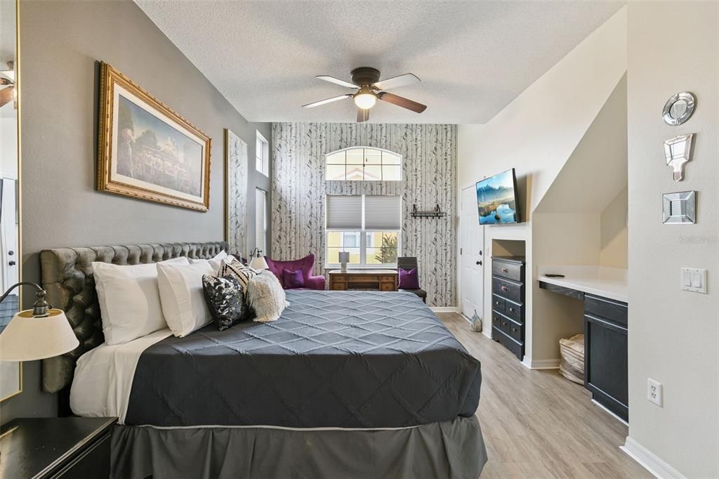 For Sale: $315,000 (4 beds, 3 baths, 1645 Square Feet)