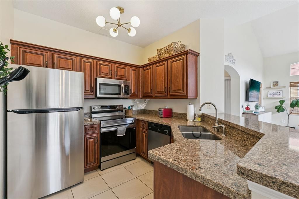 For Sale: $315,000 (4 beds, 3 baths, 1645 Square Feet)