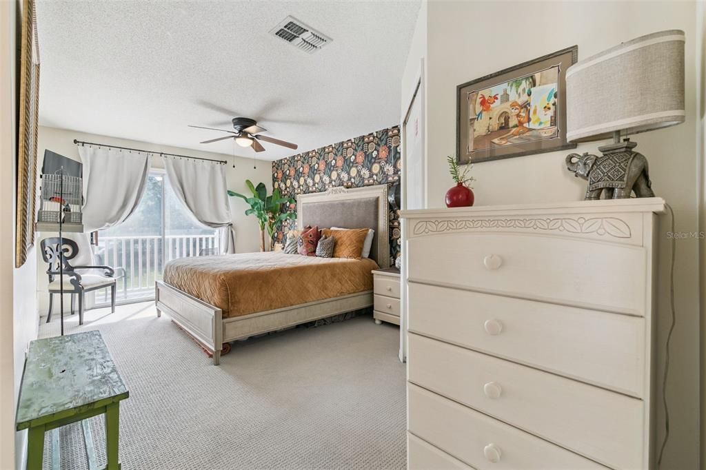 For Sale: $315,000 (4 beds, 3 baths, 1645 Square Feet)