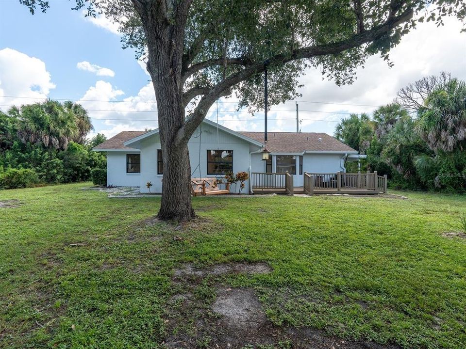 For Sale: $400,000 (2 beds, 3 baths, 1319 Square Feet)