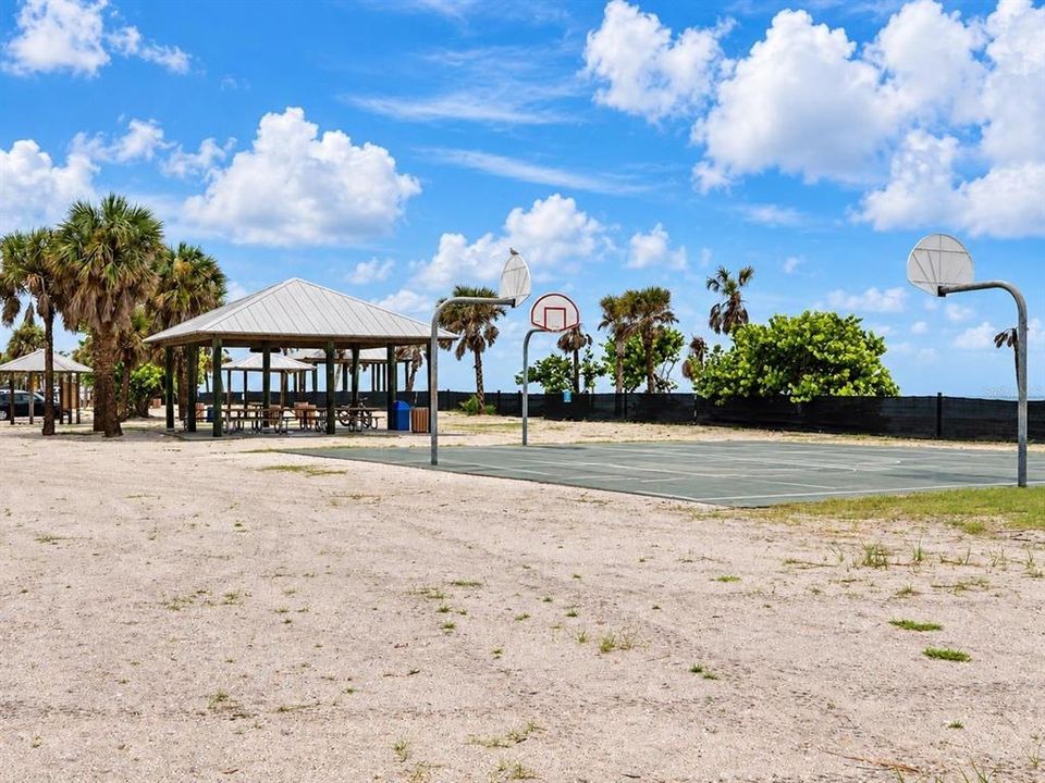 For Sale: $400,000 (2 beds, 3 baths, 1319 Square Feet)