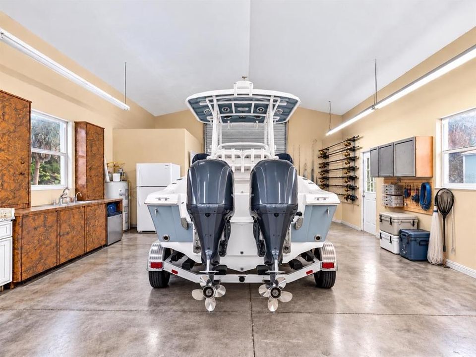 For Sale: $400,000 (2 beds, 3 baths, 1319 Square Feet)