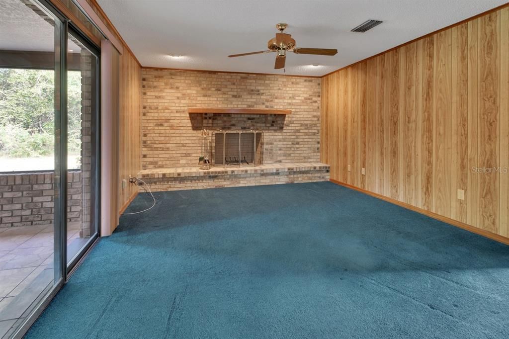 En Venta: $275,000 (2 camas, 2 baños, 1570 Pies cuadrados)