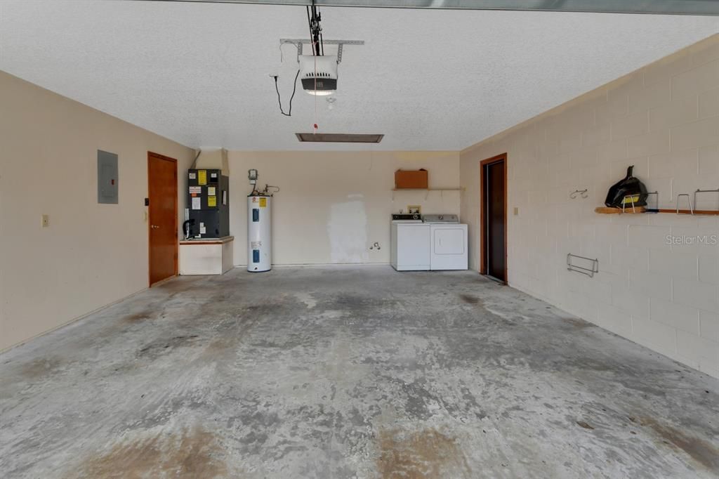 En Venta: $275,000 (2 camas, 2 baños, 1570 Pies cuadrados)