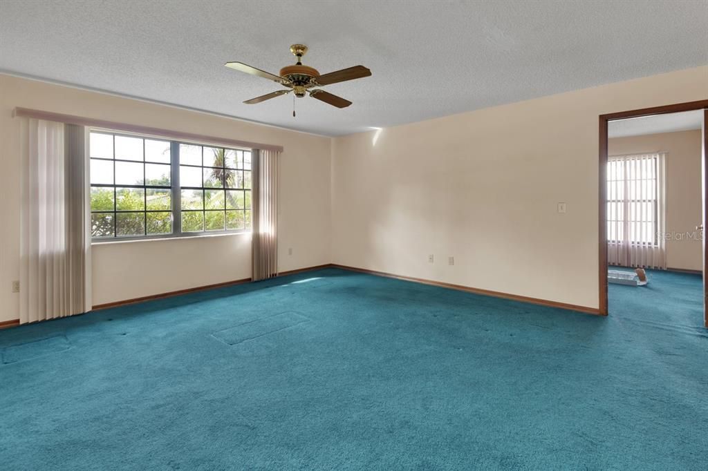 En Venta: $275,000 (2 camas, 2 baños, 1570 Pies cuadrados)