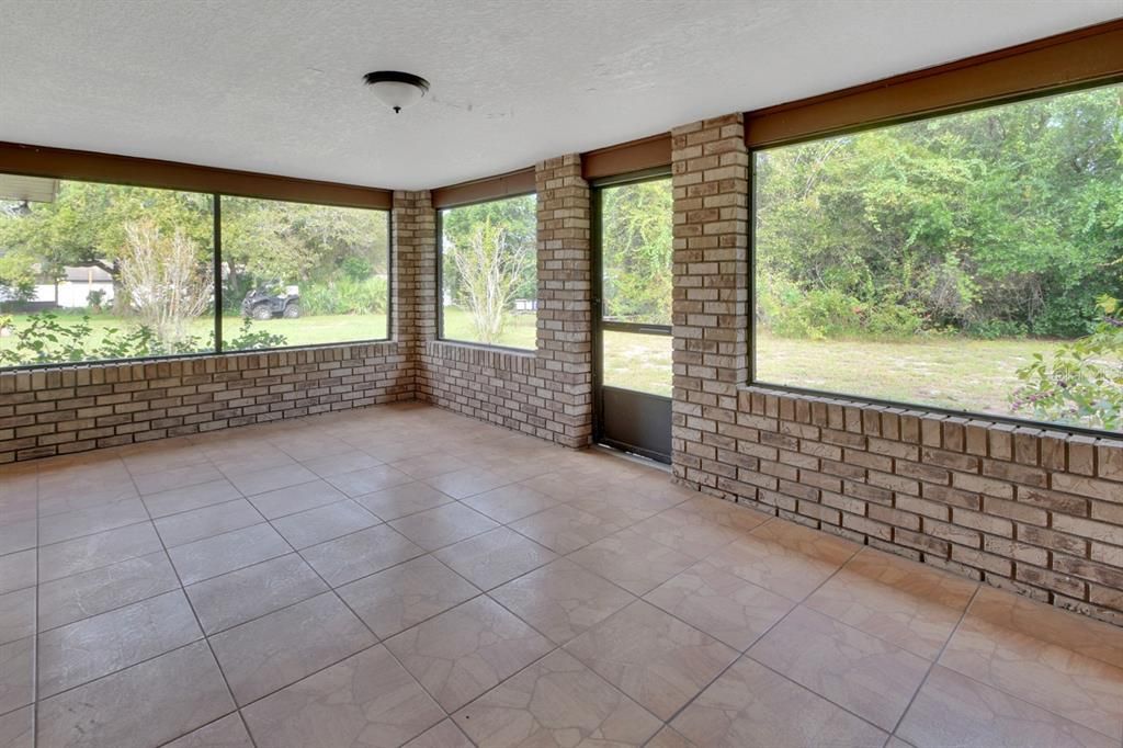 En Venta: $275,000 (2 camas, 2 baños, 1570 Pies cuadrados)