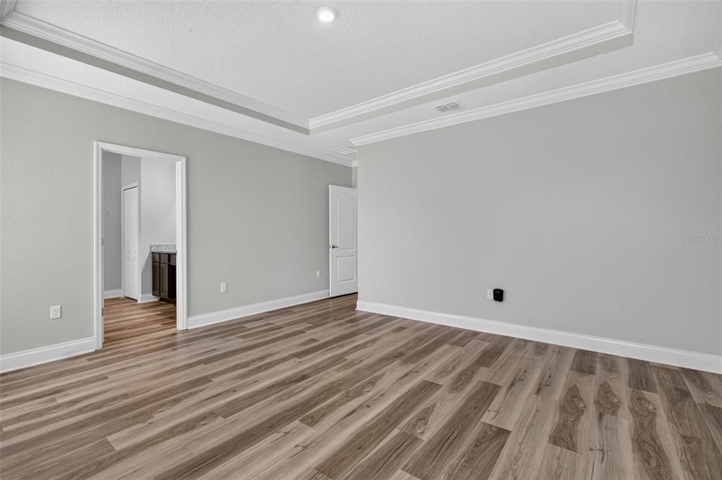 For Sale: $380,000 (3 beds, 2 baths, 2066 Square Feet)