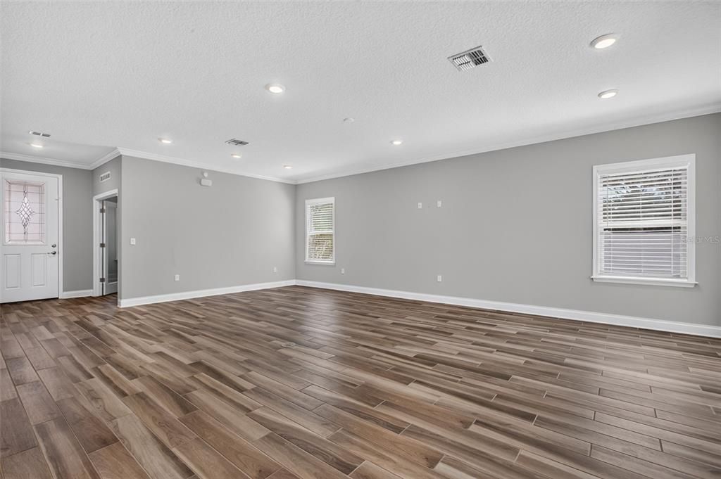 For Sale: $380,000 (3 beds, 2 baths, 2066 Square Feet)