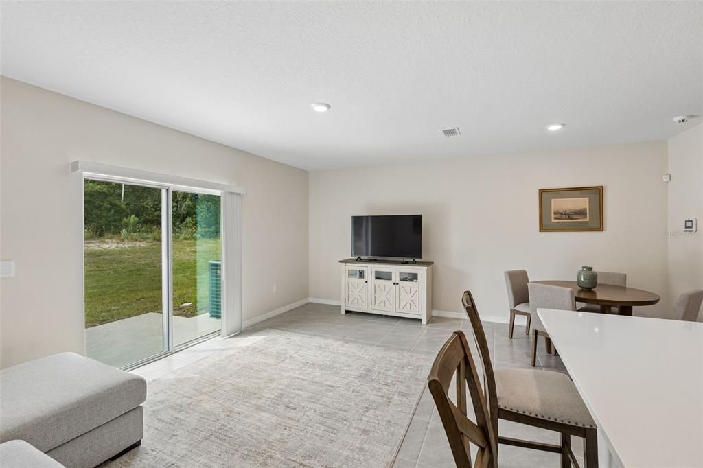 For Sale: $250,000 (3 beds, 2 baths, 1463 Square Feet)