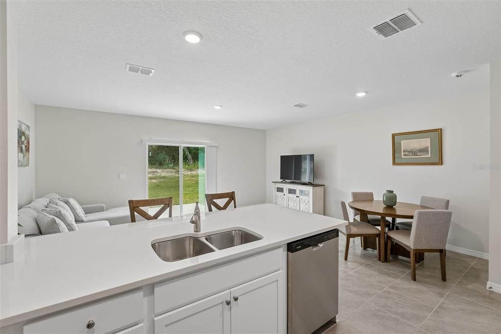 For Sale: $250,000 (3 beds, 2 baths, 1463 Square Feet)