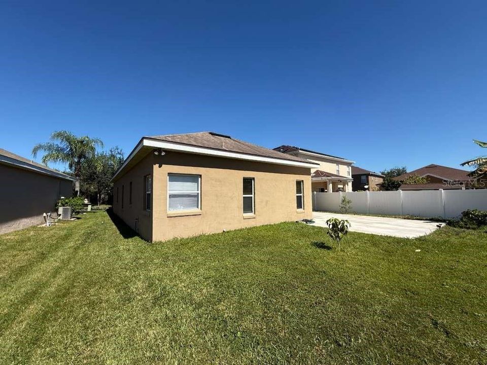 For Rent: $2,500 (3 beds, 2 baths, 1862 Square Feet)