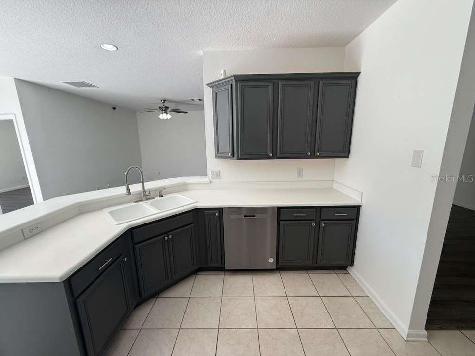 For Rent: $2,500 (3 beds, 2 baths, 1862 Square Feet)