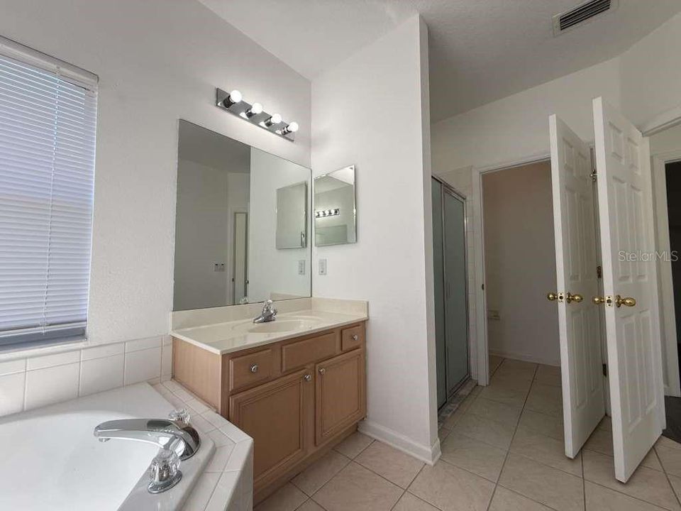 For Rent: $2,500 (3 beds, 2 baths, 1862 Square Feet)