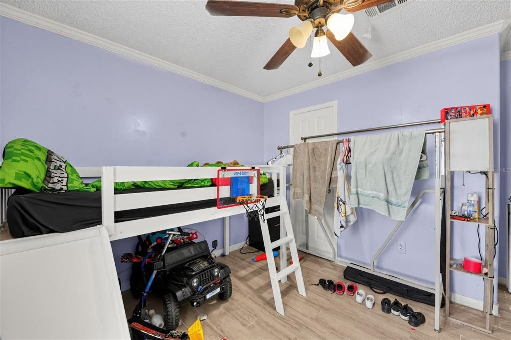 For Sale: $271,000 (3 beds, 2 baths, 1144 Square Feet)