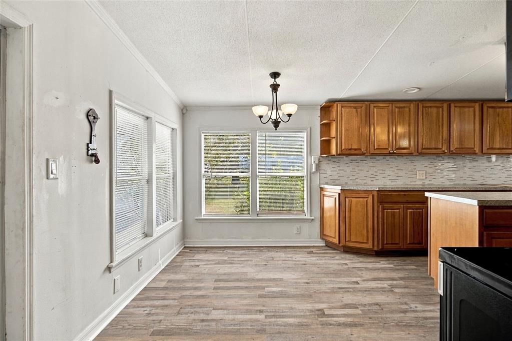 For Sale: $179,000 (3 beds, 2 baths, 1728 Square Feet)