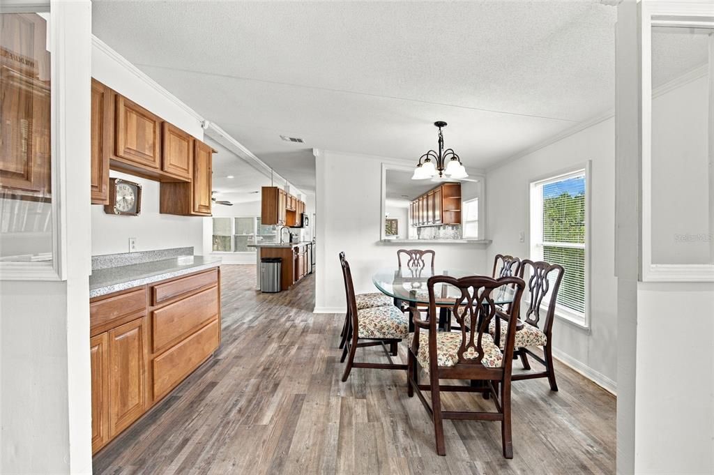 For Sale: $179,000 (3 beds, 2 baths, 1728 Square Feet)