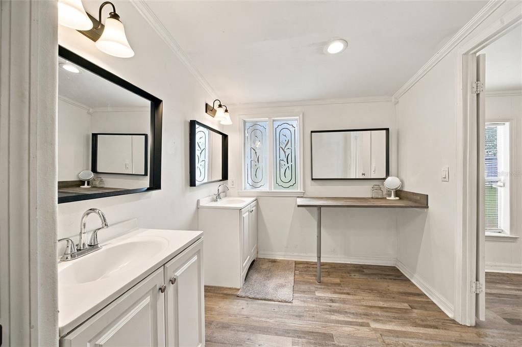 For Sale: $179,000 (3 beds, 2 baths, 1728 Square Feet)