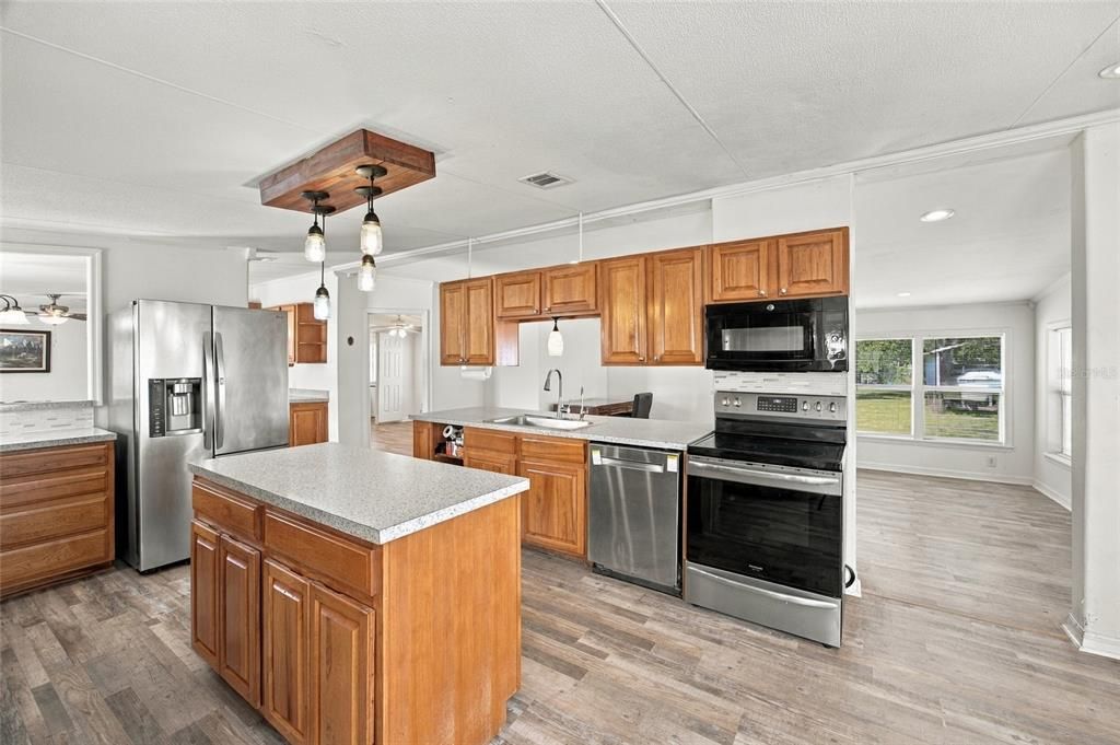 For Sale: $179,000 (3 beds, 2 baths, 1728 Square Feet)