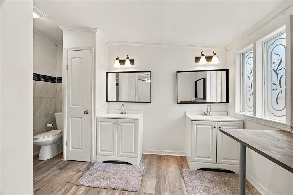 For Sale: $179,000 (3 beds, 2 baths, 1728 Square Feet)