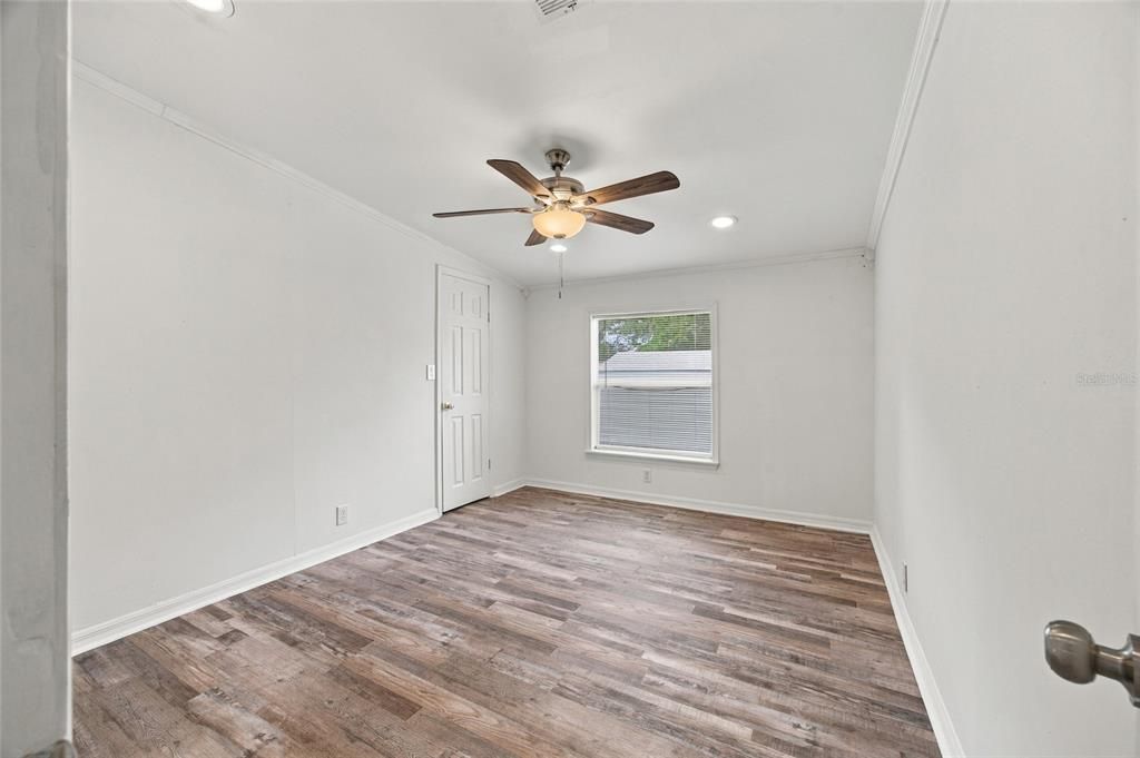 For Sale: $179,000 (3 beds, 2 baths, 1728 Square Feet)