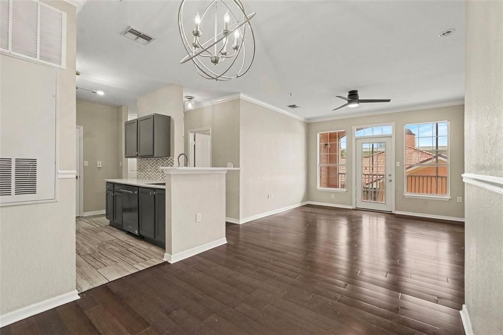 В аренду: $2,750 (2 спален, 2 ванн, 1085 Квадратных фут)
