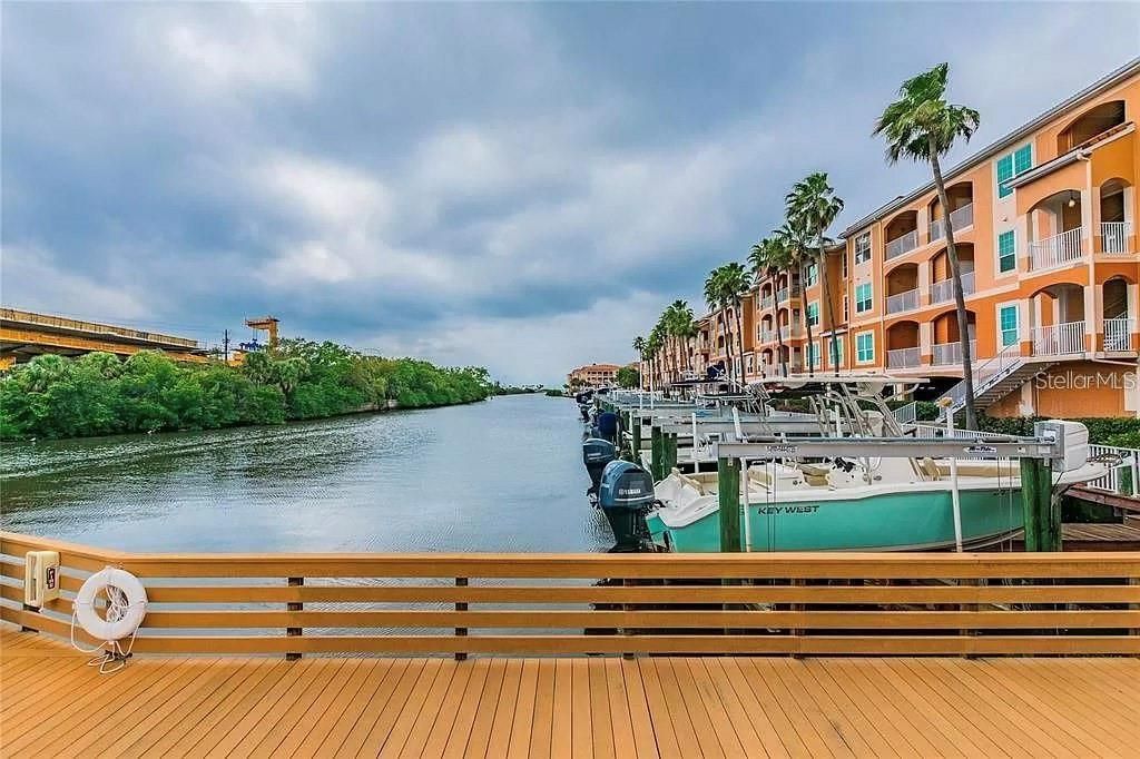 В аренду: $2,750 (2 спален, 2 ванн, 1085 Квадратных фут)