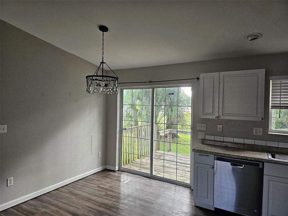 For Rent: $1,900 (3 beds, 2 baths, 1056 Square Feet)