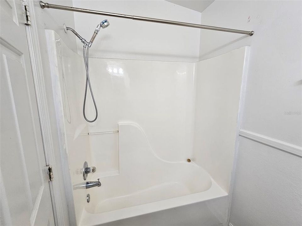 For Rent: $1,900 (3 beds, 2 baths, 1056 Square Feet)