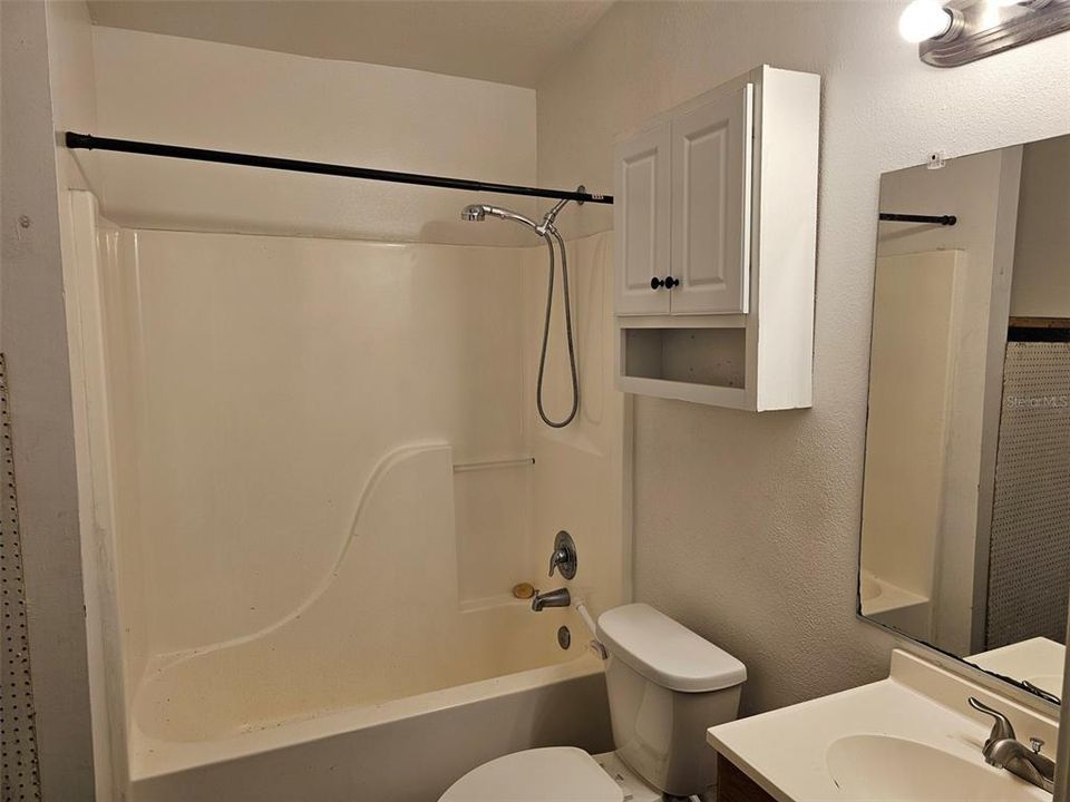 For Rent: $1,900 (3 beds, 2 baths, 1056 Square Feet)