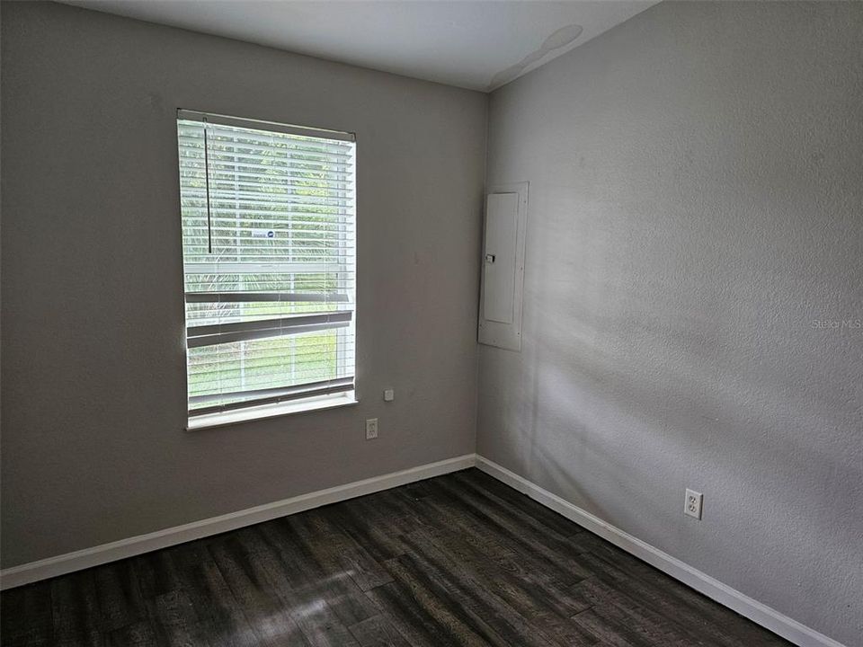 For Rent: $1,900 (3 beds, 2 baths, 1056 Square Feet)