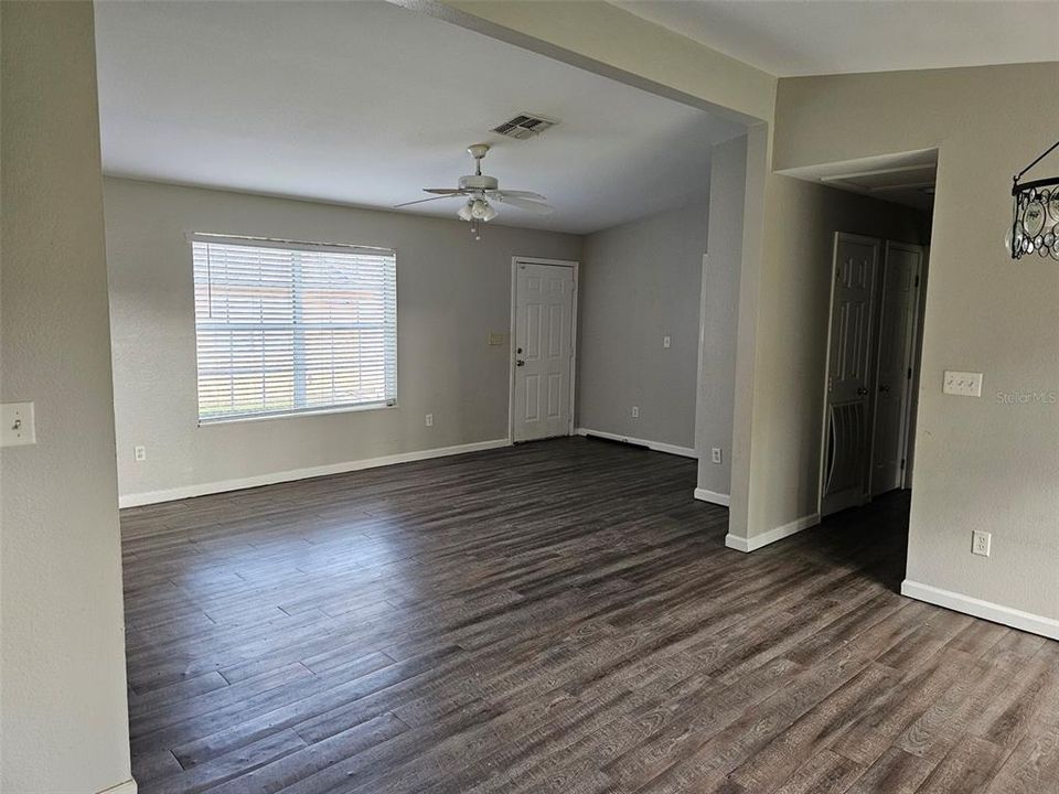 For Rent: $1,900 (3 beds, 2 baths, 1056 Square Feet)