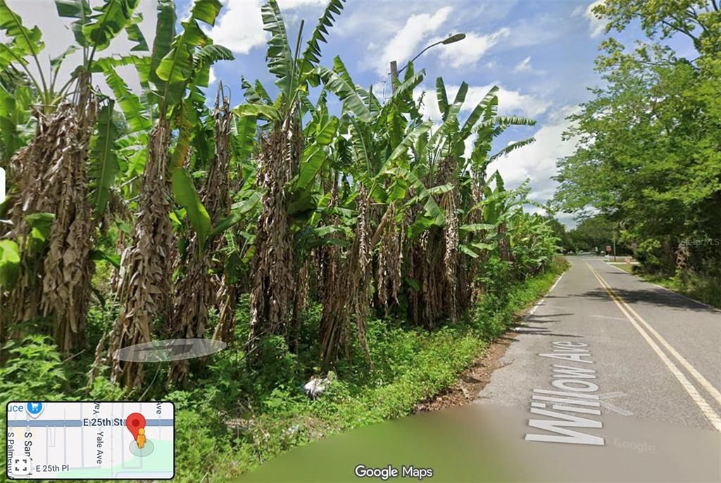 На продажу: $305,000 (0.76 acres)