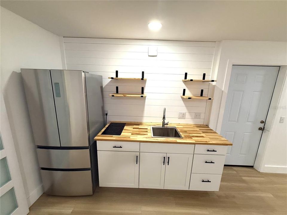 В аренду: $1,350 (0 спален, 1 ванн, 1212 Квадратных фут)