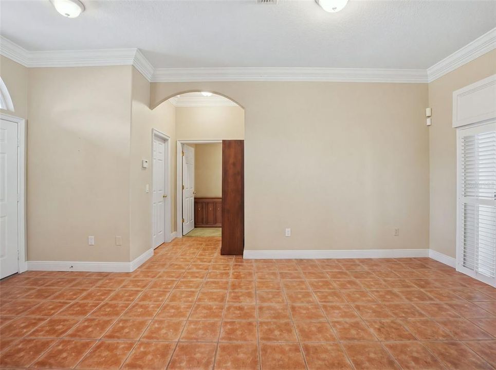 For Sale: $560,000 (4 beds, 2 baths, 2405 Square Feet)