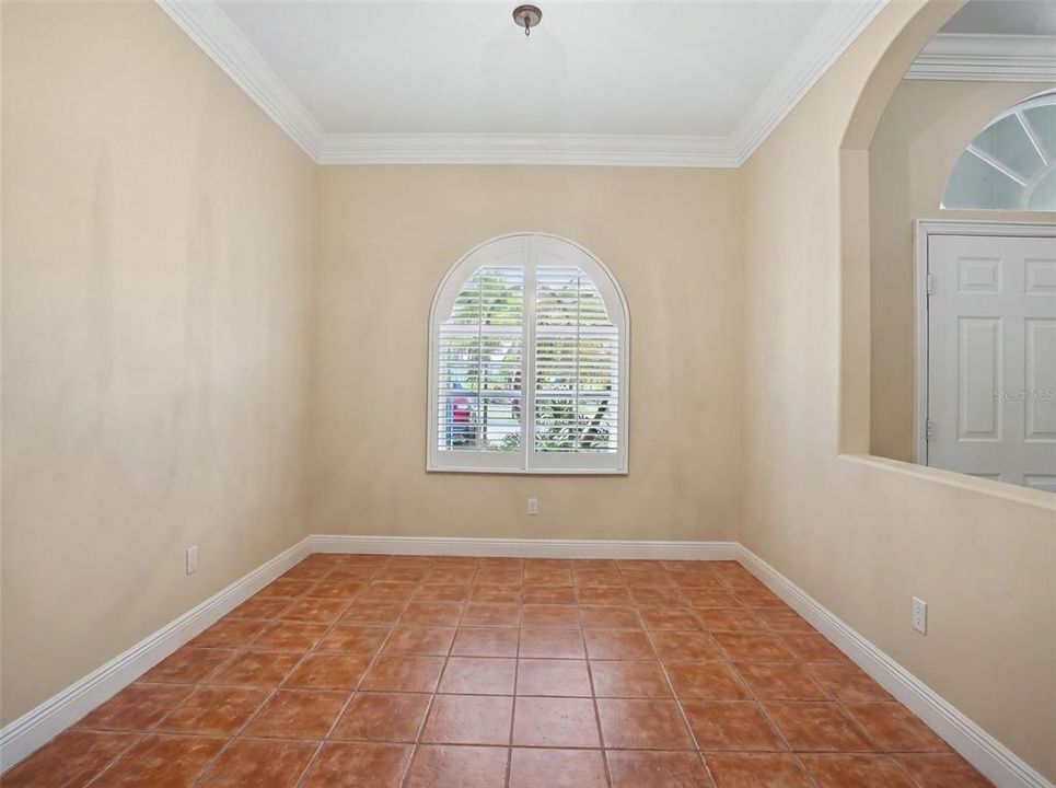 For Sale: $560,000 (4 beds, 2 baths, 2405 Square Feet)