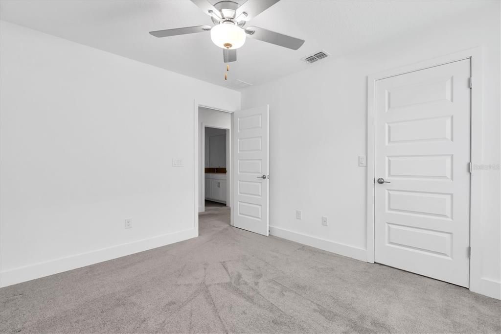 En Venta: $464,000 (4 camas, 2 baños, 2334 Pies cuadrados)