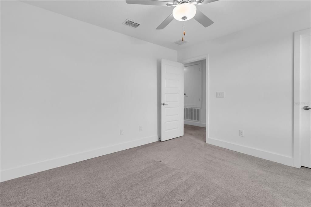 En Venta: $464,000 (4 camas, 2 baños, 2334 Pies cuadrados)