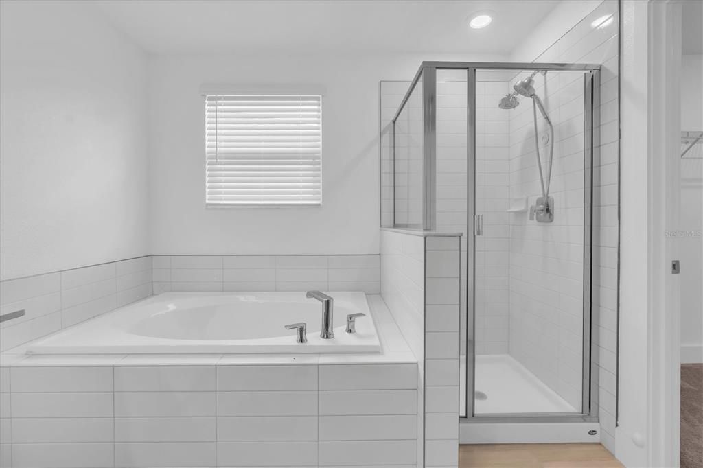En Venta: $464,000 (4 camas, 2 baños, 2334 Pies cuadrados)