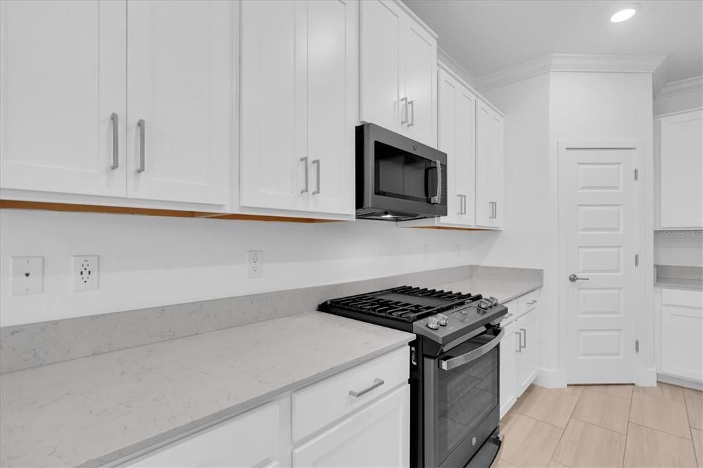En Venta: $464,000 (4 camas, 2 baños, 2334 Pies cuadrados)