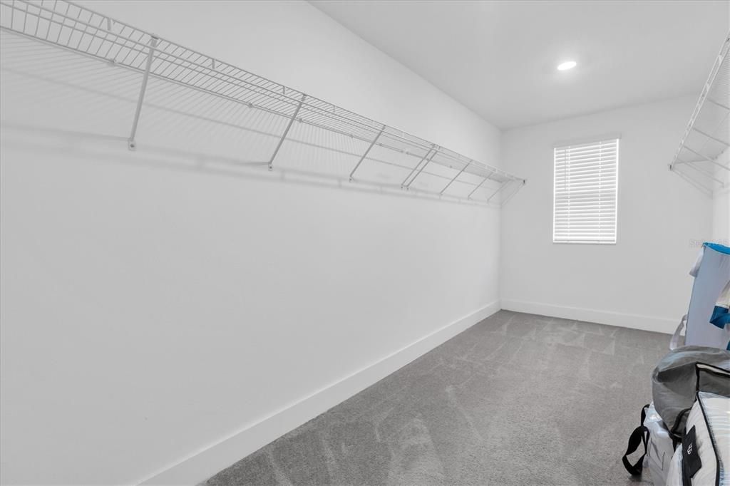 En Venta: $464,000 (4 camas, 2 baños, 2334 Pies cuadrados)