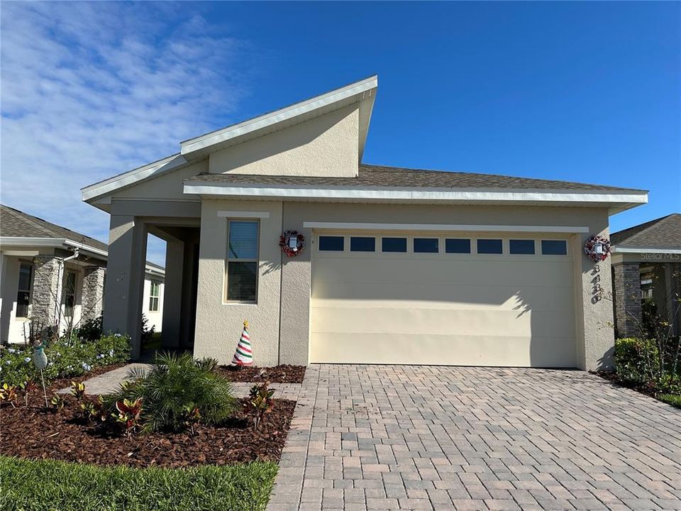 For Rent: $2,200 (3 beds, 2 baths, 1876 Square Feet)