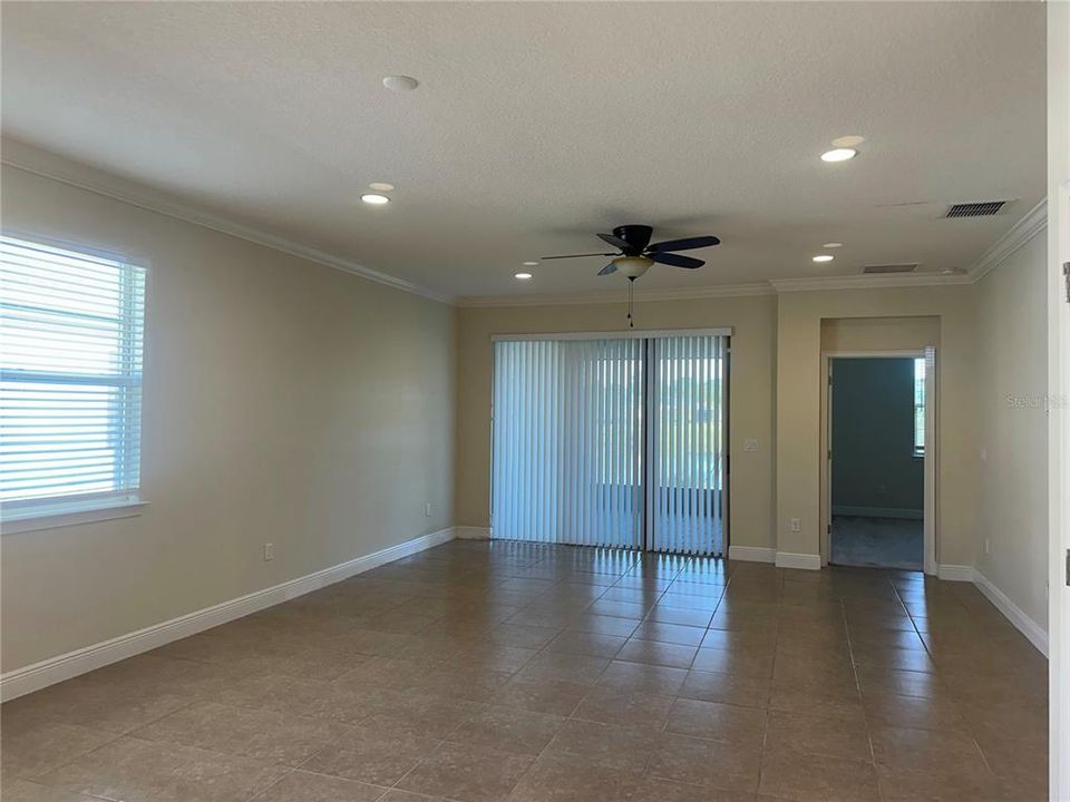 For Rent: $2,200 (3 beds, 2 baths, 1876 Square Feet)