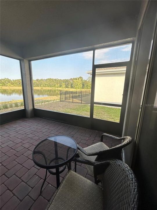 For Rent: $2,200 (3 beds, 2 baths, 1876 Square Feet)