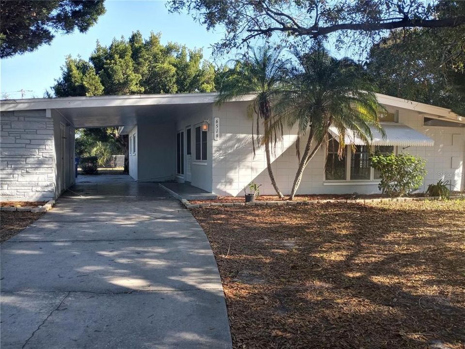 For Rent: $2,000 (3 beds, 2 baths, 1240 Square Feet)