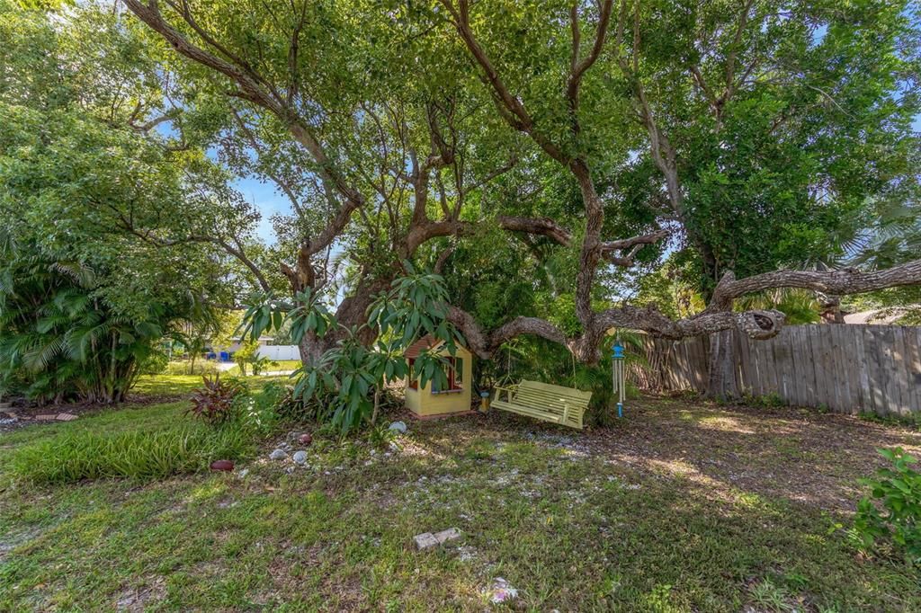For Sale: $530,000 (4 beds, 3 baths, 2197 Square Feet)
