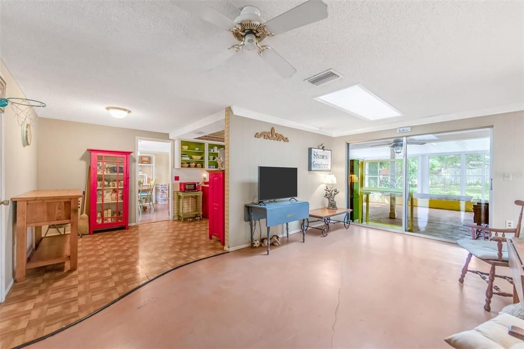 For Sale: $530,000 (4 beds, 3 baths, 2197 Square Feet)