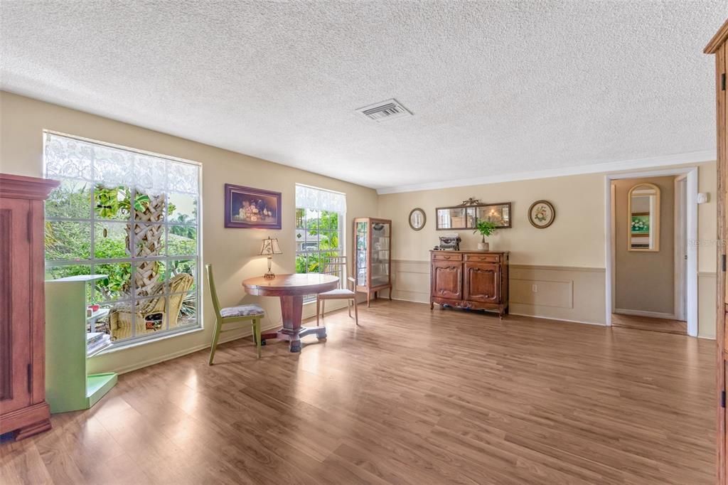 For Sale: $530,000 (4 beds, 3 baths, 2197 Square Feet)