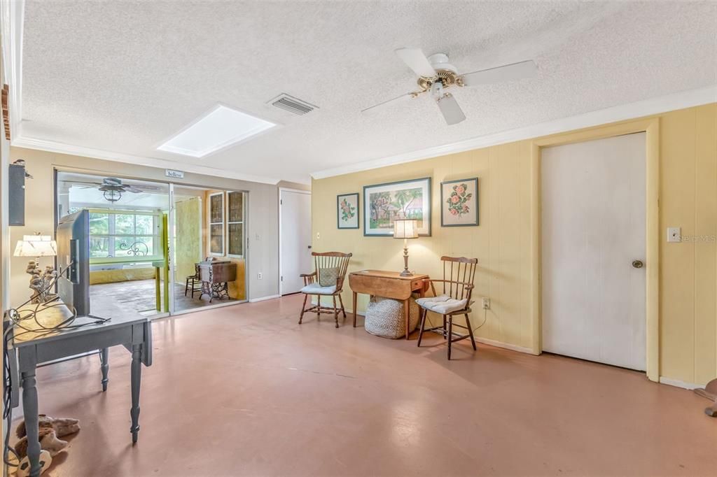 For Sale: $530,000 (4 beds, 3 baths, 2197 Square Feet)