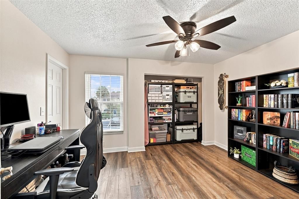 For Sale: $259,000 (2 beds, 1 baths, 1231 Square Feet)