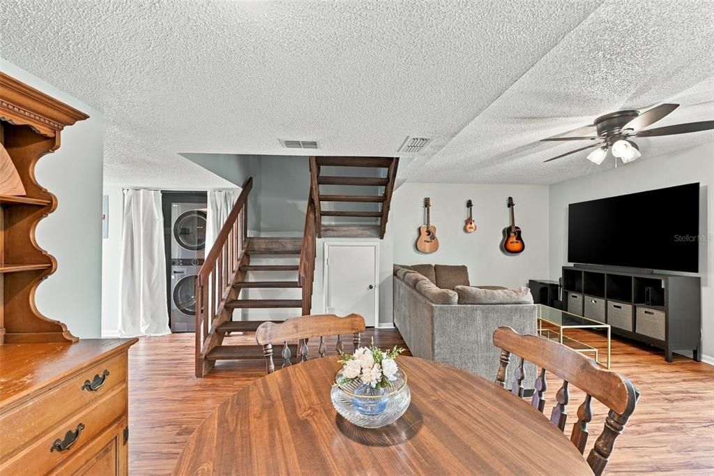 For Sale: $259,000 (2 beds, 1 baths, 1231 Square Feet)